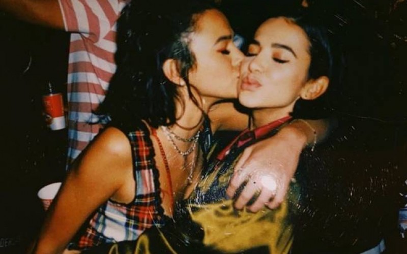 Bruna Marquezine comemora permanência de Manu Gavasi no ‘BBB20’