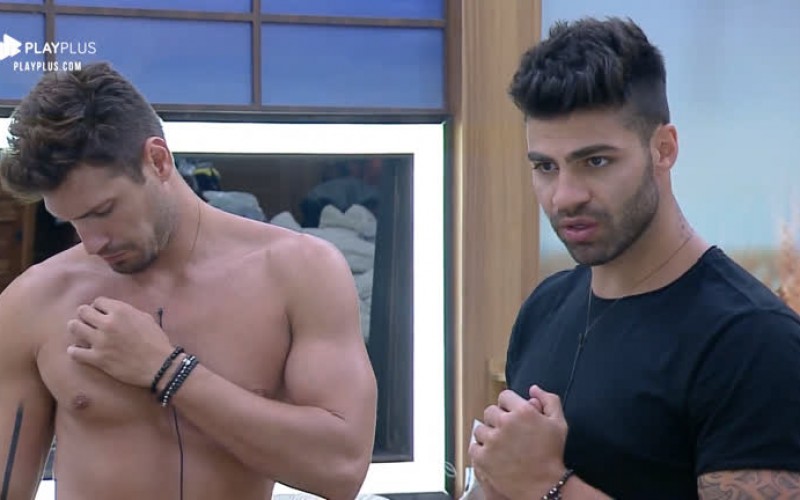 ‘Cadê a personalidade do cara?’, diz Netto sobre posicionamento de Viny