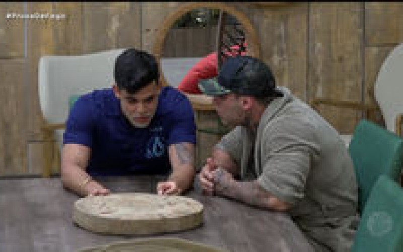 Caique Aguiar revela que ficou chateado com João Zoli