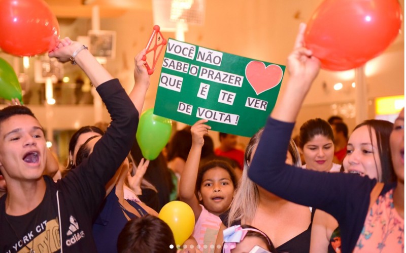 BBB18: Campeã do BBB18, Gleici é ovacionada ao chegar no Acre: 