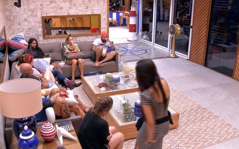 Caruso dá placa de Planta para Kaysar