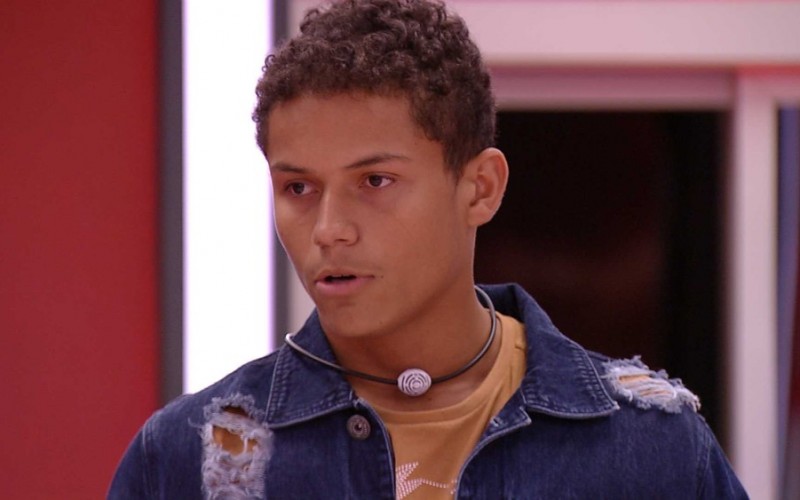 Danrley faz agradecimento durante almoço especial