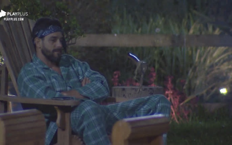 Diego conta perrengue em avião: 