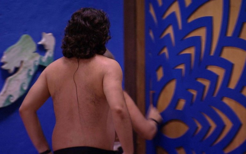 Diego e Patrícia pulam na cama e comemoram no Bangalô do Líder