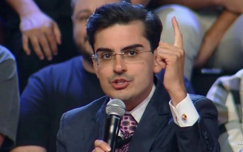 Dudu Camargo vence A Fazenda 17 e fatura R$ 2 milhões