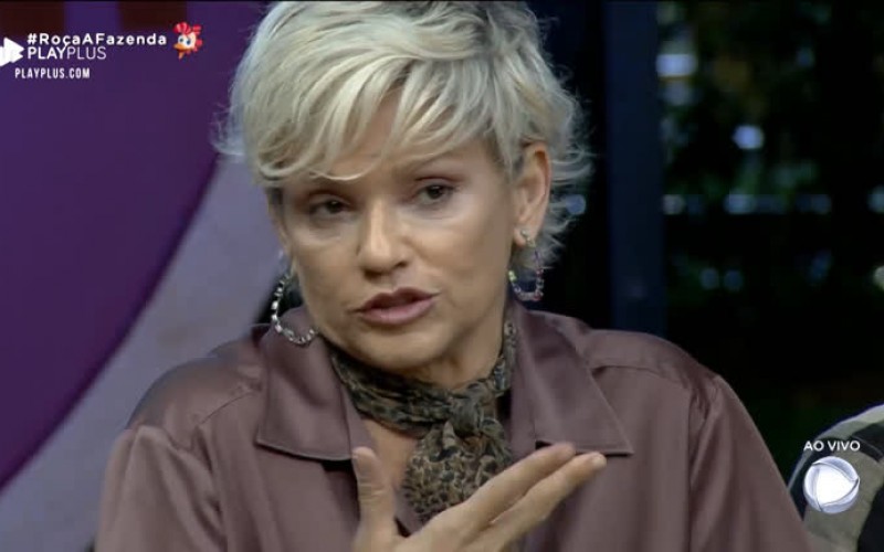 ‘Ela não é verdadeira’, diz Andréa Nóbrega ao revelar voto em Thayse