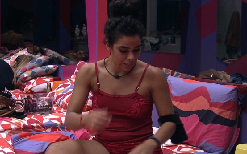 Elana sobre beleza de Paula: 