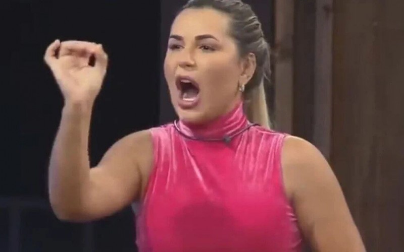 Em A Fazenda, Deolane ameaça quebrar a cara de Bárbara ao vivo: Jumenta