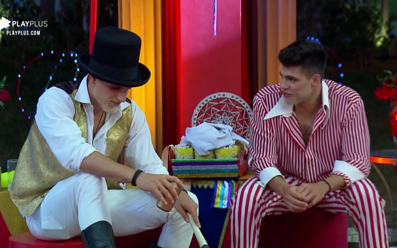 Em festa, Netto fica pra baixo e lamenta eliminações de amigos