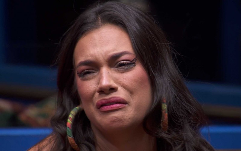 Alane é eliminada e faz forte desabafo; veja vídeo