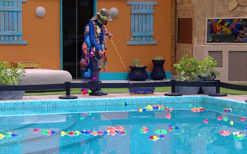 Aline cumpre Castigo do Monstro no BBB 25