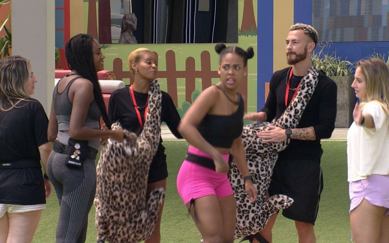 Aline Wirley e Fred cumprem o primeiro Castigo do Monstro