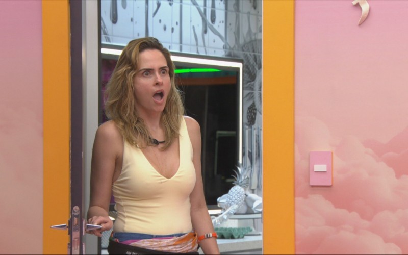 Ana Paula Renault alfineta Jordana, que rebate: 