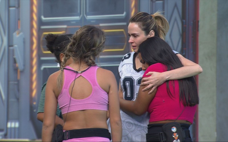 Ana Paula Renault chora após perder a Prova do Anjo do BBB 26