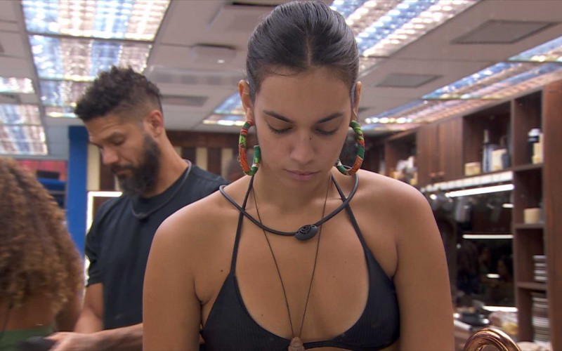 Após bate-boca, Alane e Juninho cozinham juntos no BBB 24