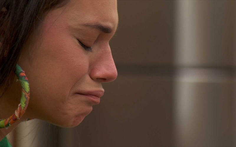 Após discussão com Leidy Elin, Alane chora no BBB 24