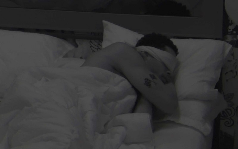 Após noite de Festa Óticas Carol, todos dormem no BBB 22