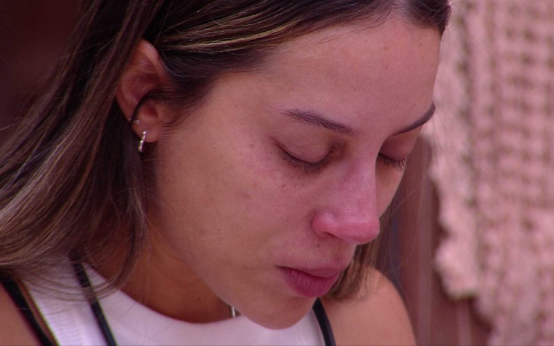 Após Sincerão, Renata volta a chorar no BBB 25