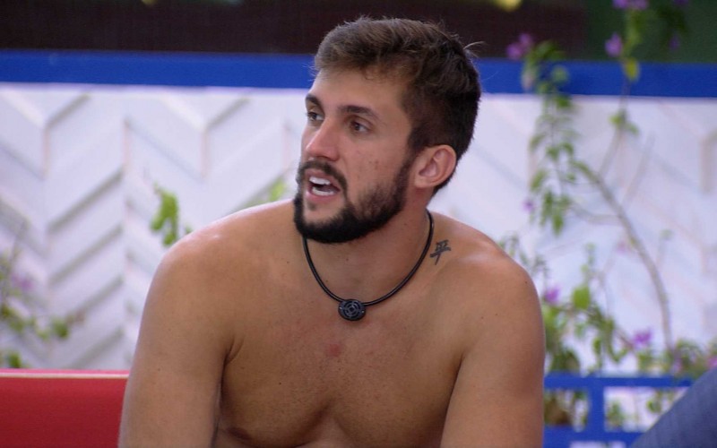 Arthur analisa jogo de Gilberto: 