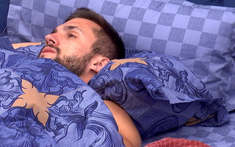 Arthur comenta sobre Gilberto: 