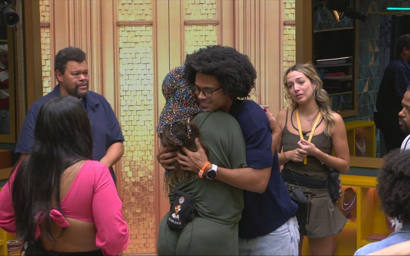 Babu Santana e Samira choram com Eliminação falsa de Breno