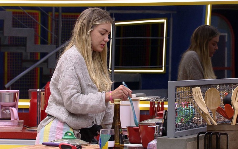 Bárbara faz brigadeiro no BBB 22: 