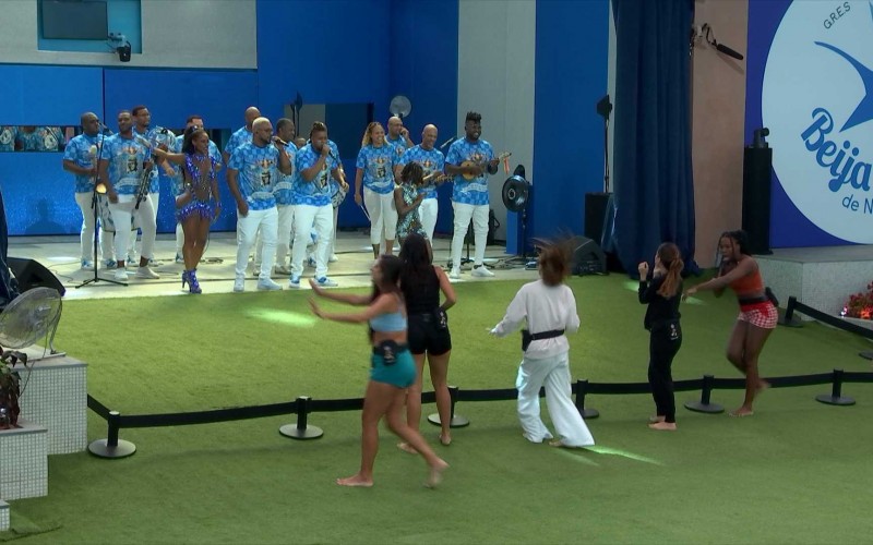 Bateria da Beija-Flor acorda brothers da casa do BBB 24