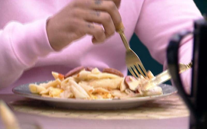 BBB 23: Cezar assusta brothers com café da manhã inusitado