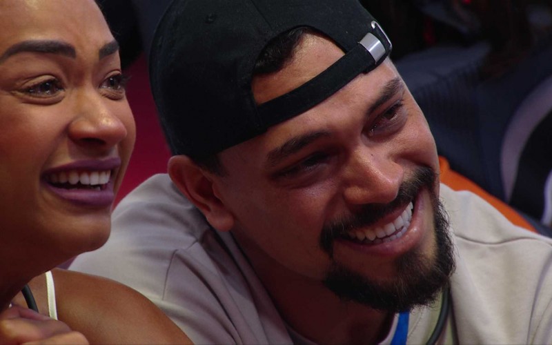 BBB 25: Aline e Vinícius se emocionam com o presentes do Anjo