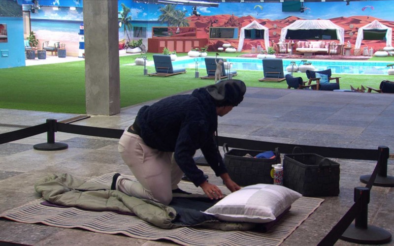 Breno cumpre dinâmica do Exilado na área externa do BBB 26