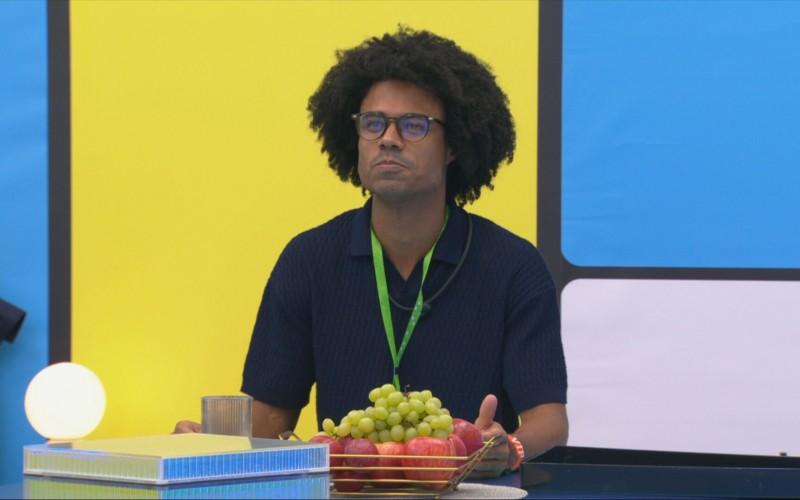 Breno escuta conversa de participantes sobre sua presença no quarto e dispara: 