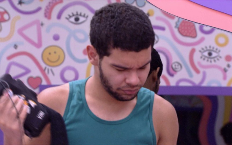 Brothers acordam com toque de despertar no BBB 22
