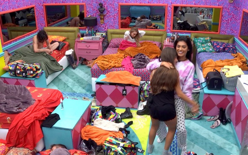 Brothers acordam e dançam no Quarto Colorido no BBB21