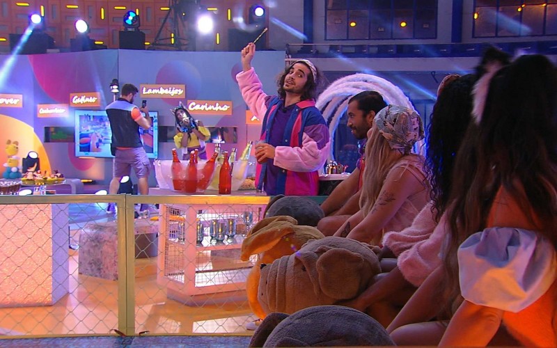 Brothers brincam de corrida na Festa Organnact no BBB21