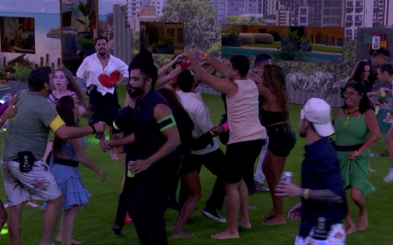 Brothers comemoram início de música na área externa