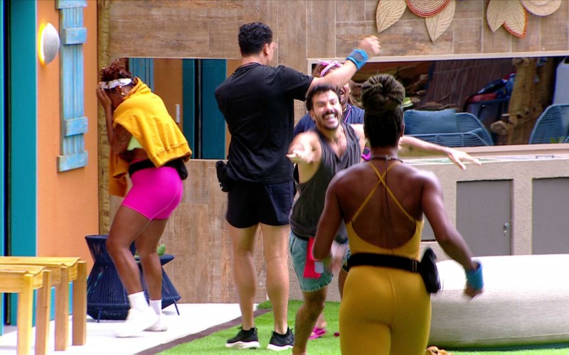 Brothers comemoram mercado da Xepa do BBB 25: 