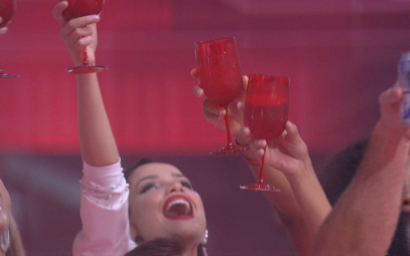 Brothers fazem brinde durante Festa Americanas no BBB21