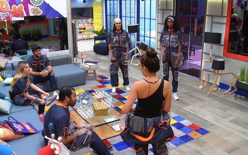 Brothers recebem figurino especial no BBB21