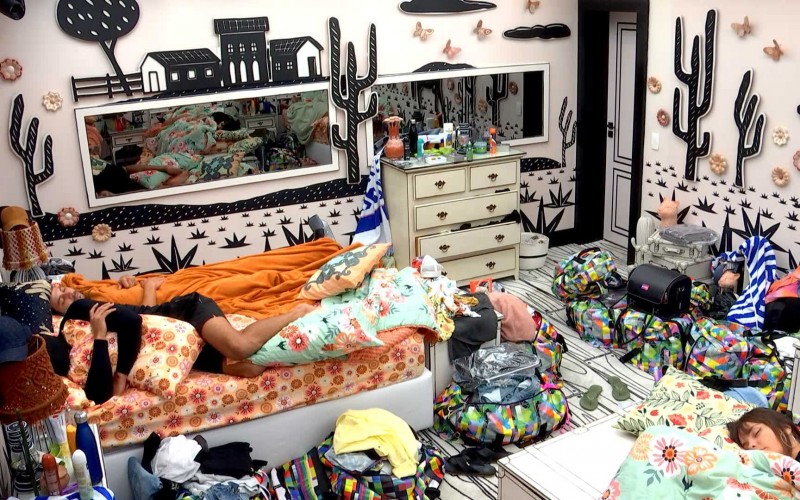 Brothers do BBB21 voltam a dormir após o Raio-X