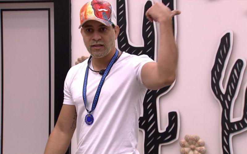 Caio comenta sobre Fiuk: 