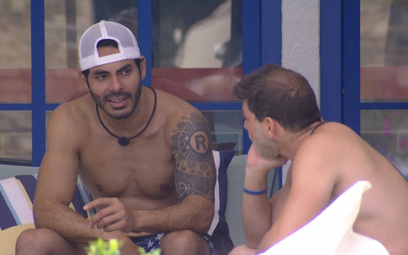Caio revela para Rodolffo: 