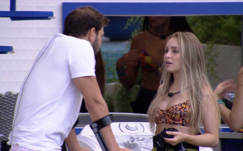 Caio se desculpa com Carla Diaz no BBB21: 