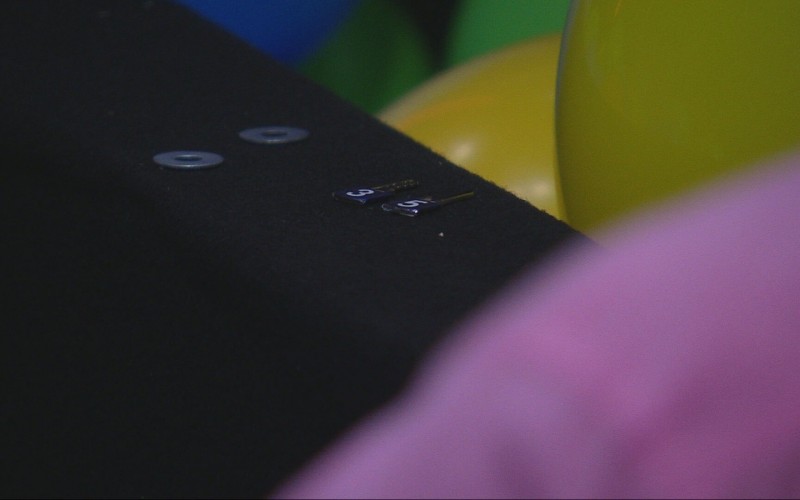 Camilla completa 5 horas no quarto do Barrado no Baile com duas chaves encontradas