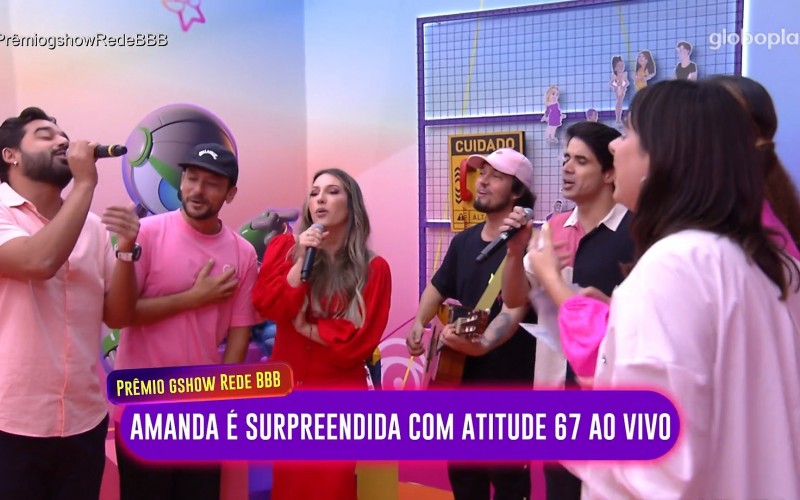 Campeã do BBB 23, Amanda recebe surpresa da banda Atitude 67
