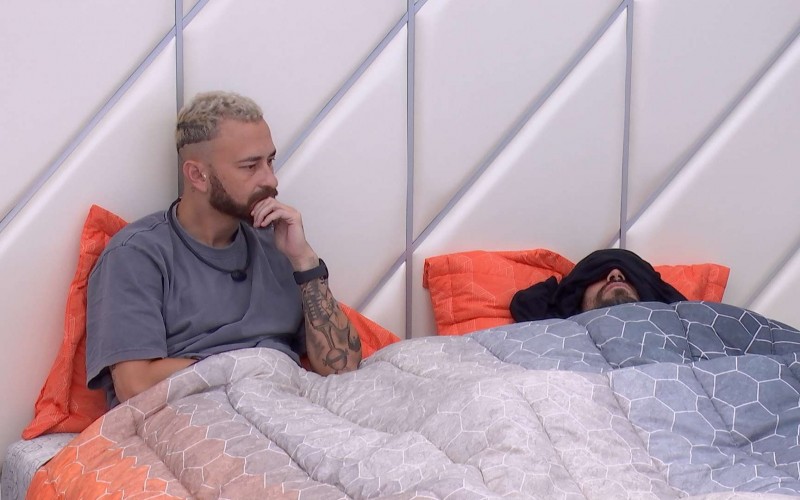 Cara de Sapato sugere dar Monstro para sister