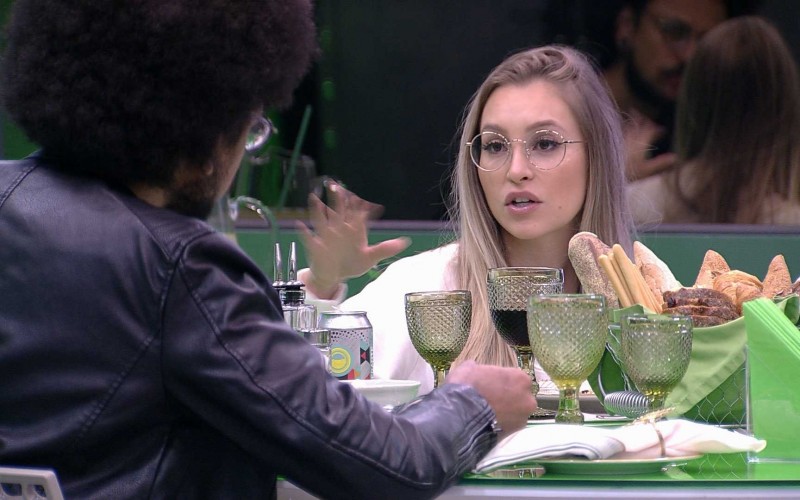 Carla Diaz conversa com Camilla de Lucas e João sobre sister