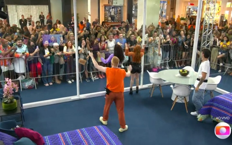 Casa de Vidro BBB 23: participantes interagem com o público