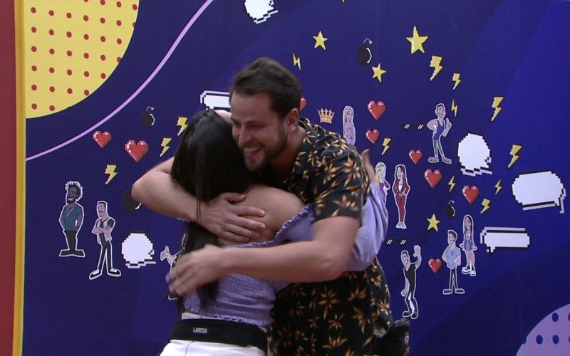 Casa de Vidro do BBB 22: reveja entrada de Larissa e Gustavo