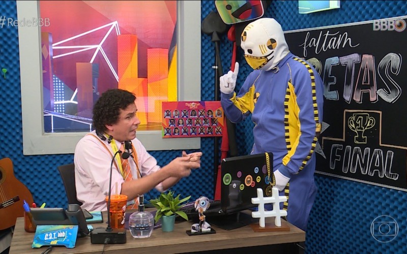 CAT BBB: Rafael Portugal relembra dummies em festa do BBB21