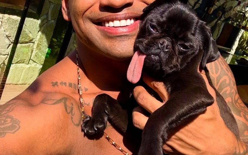 Cezar Black emociona seguidores ao relatar história de superação do cachorro Pepeto